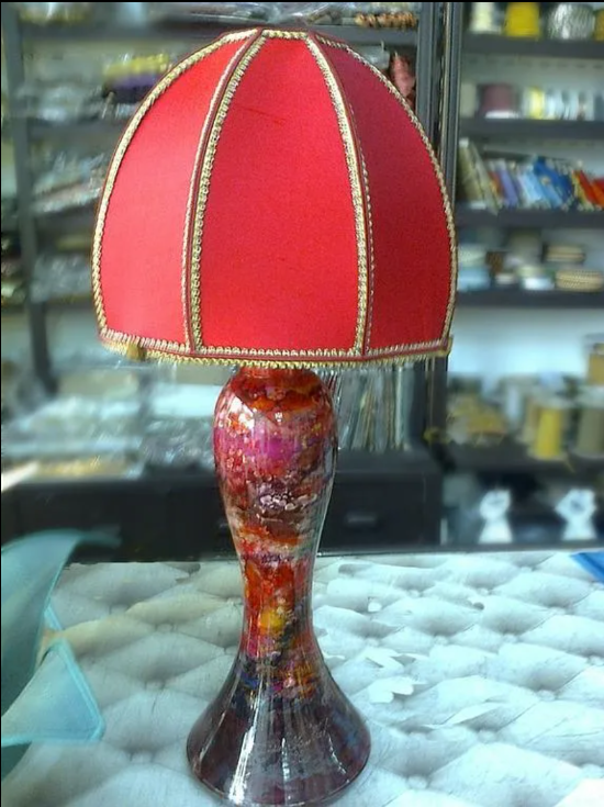 Dôme tissu soie sur pied pâte de verre