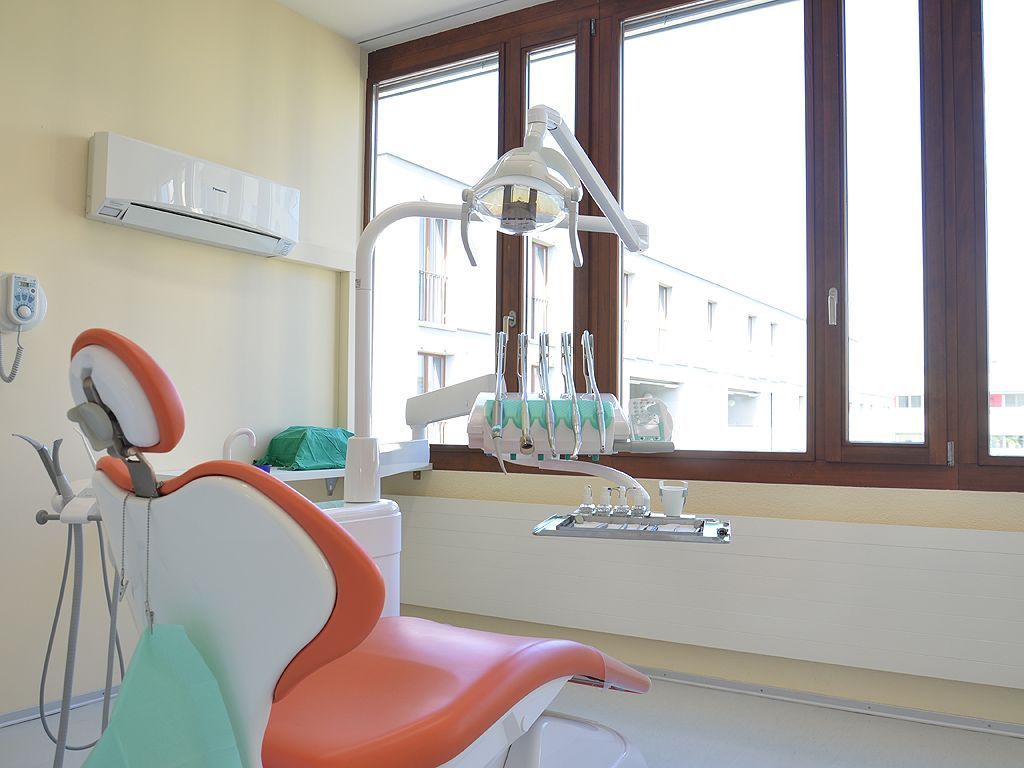Behandlungszimmer - Zahnärztin Verena Naef - Dornach