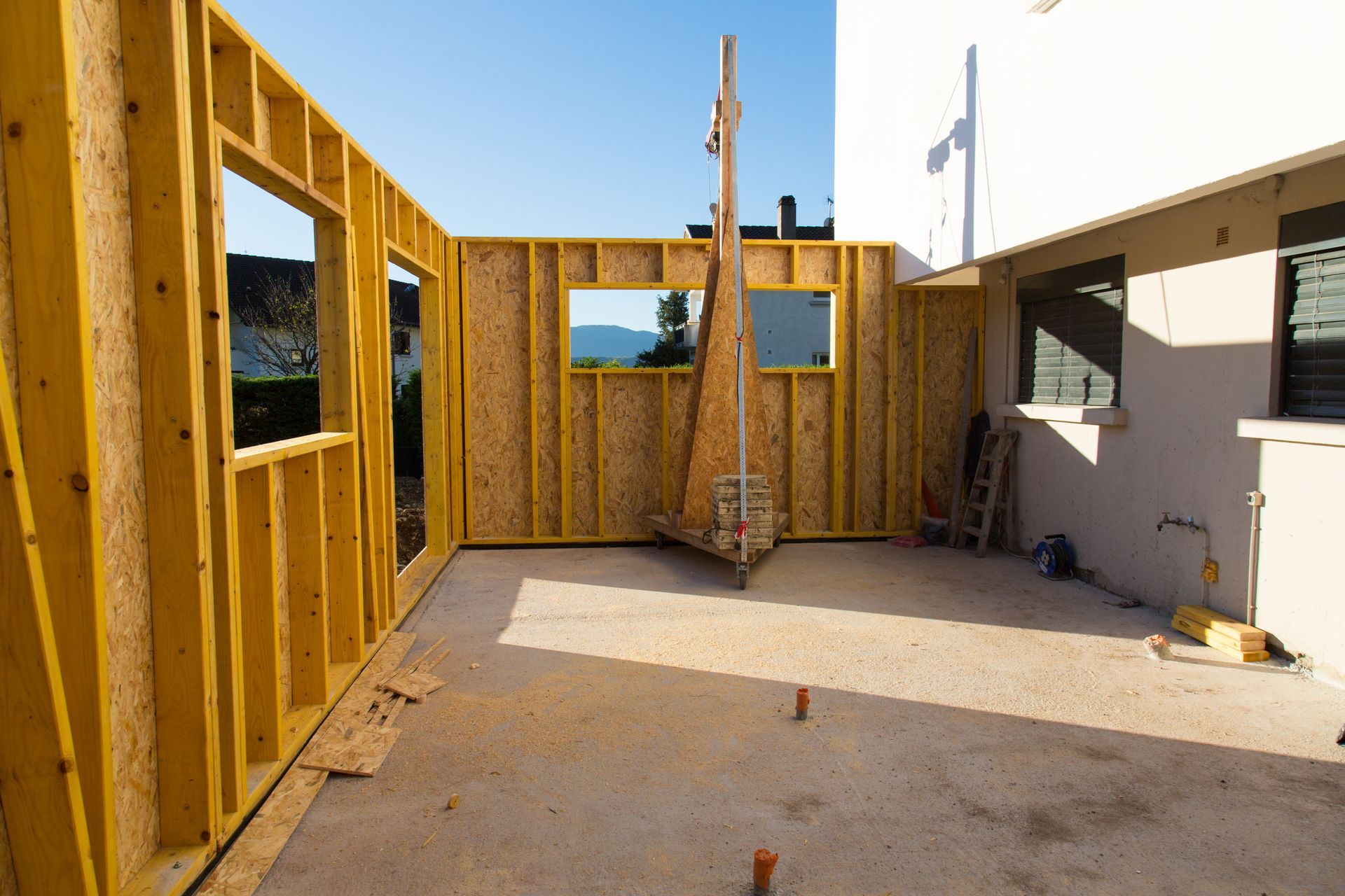 Deux pans de murs en bois pour un agrandissement
