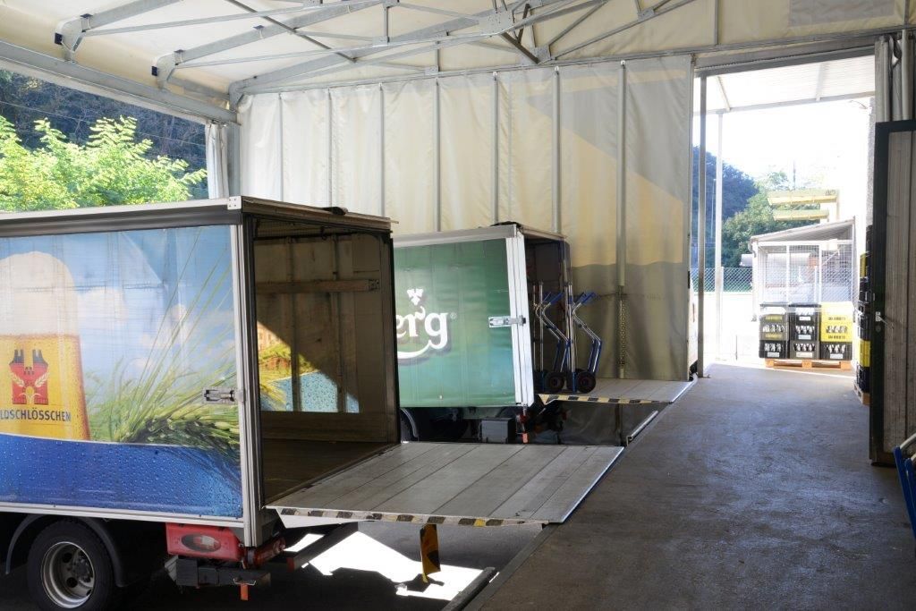 Magazzino Brughera - Carico e scarico bibite su camion