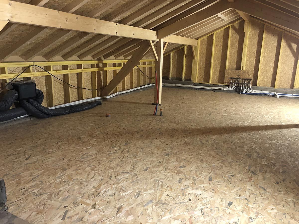 Plancher en OSB après l'isolation du sol des combles