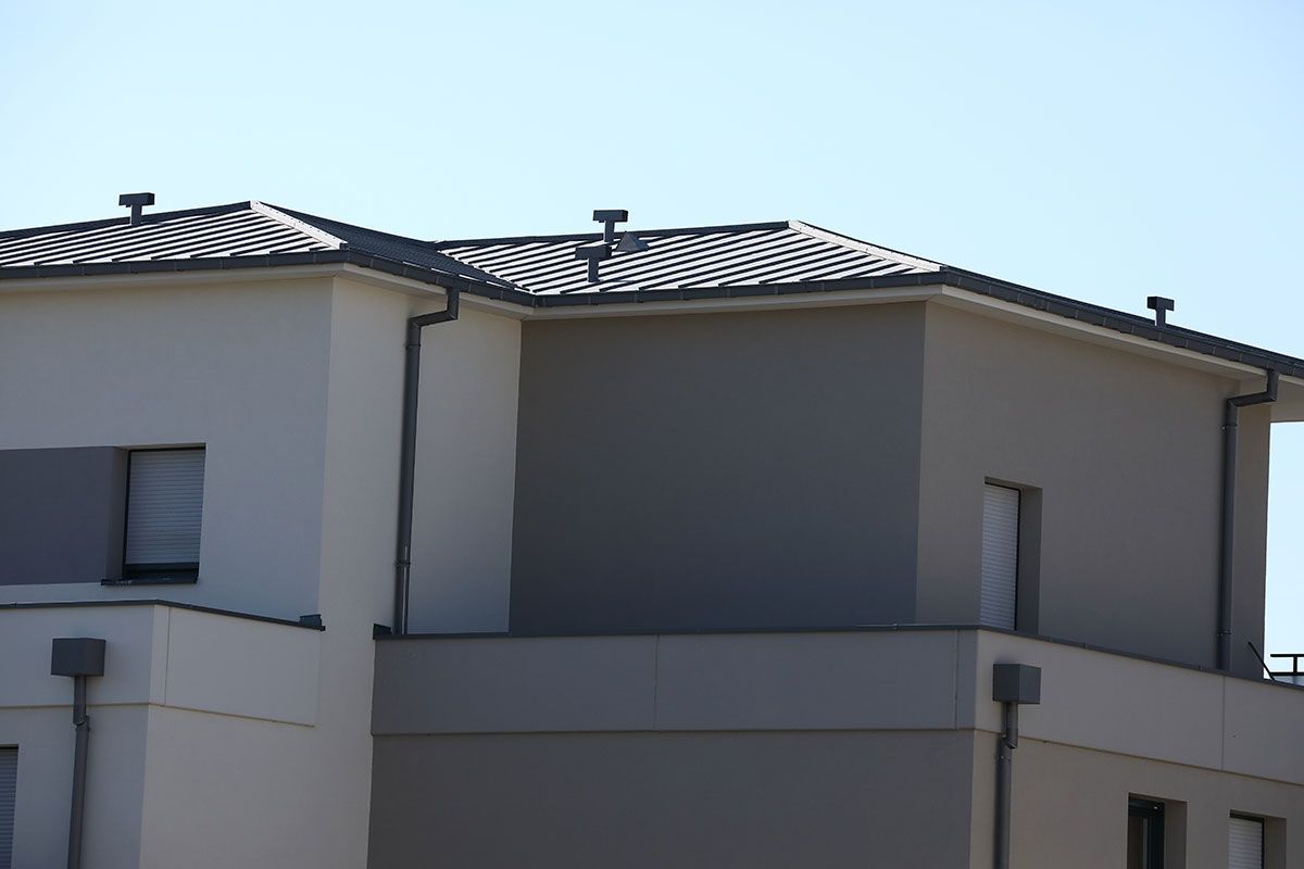 Villa avec de nombreux chéneaux