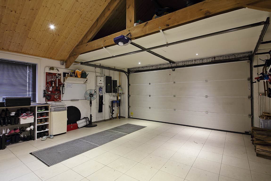 Vue intérieure d'un garage