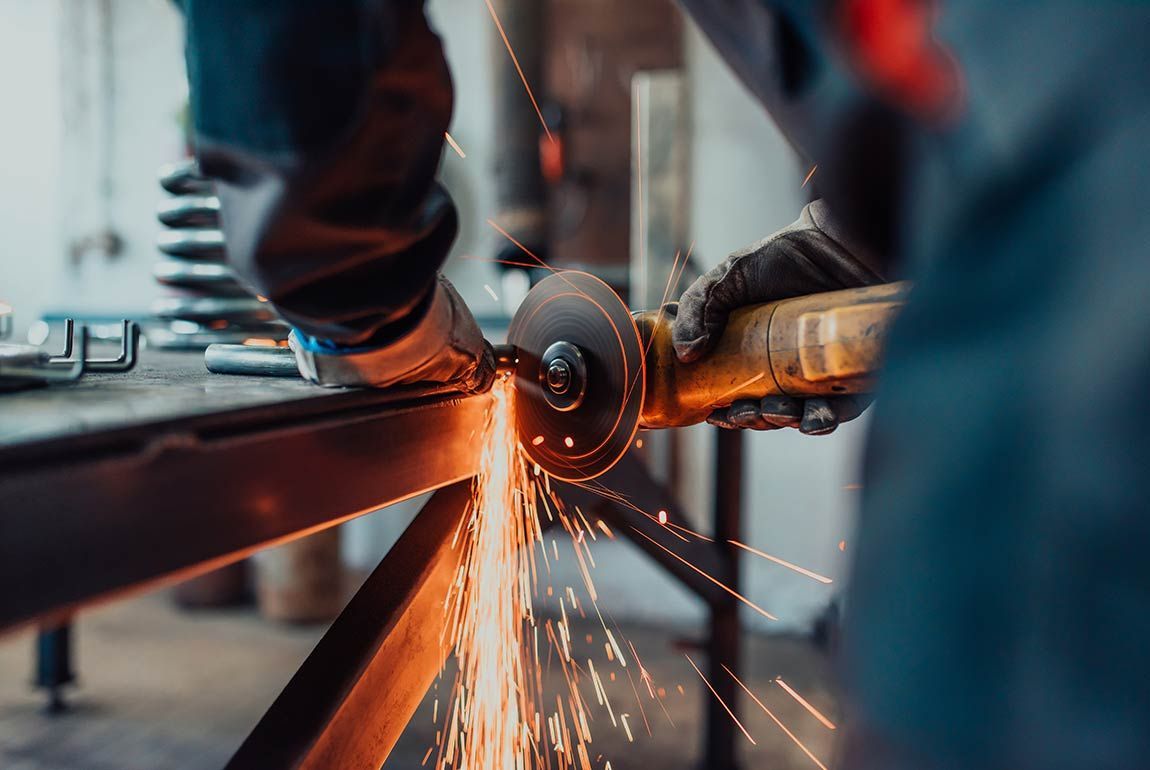 Personne remplaçant une serrure