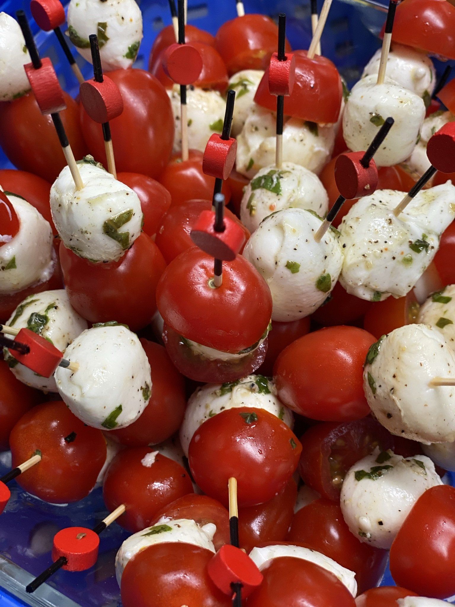 Tomates, mozza, basilic