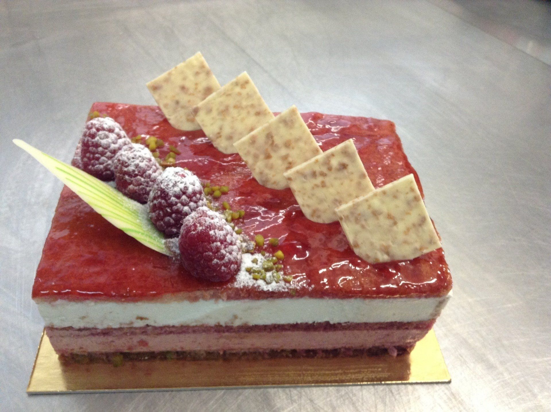 Gâteau à la framboise par Bonnieu Traiteur