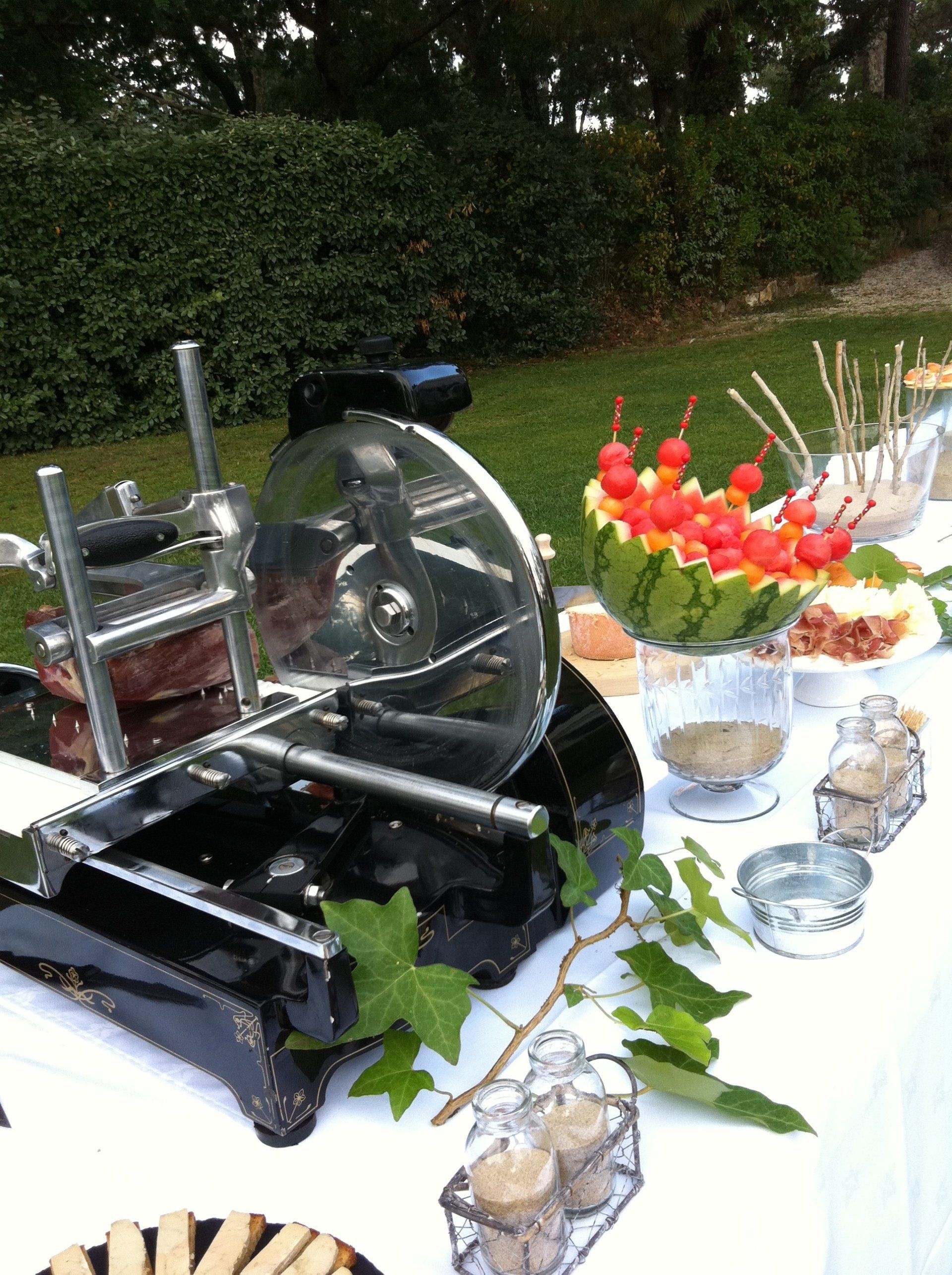 Buffet et machine à jambon