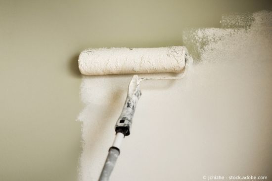Wand wird gestrichen