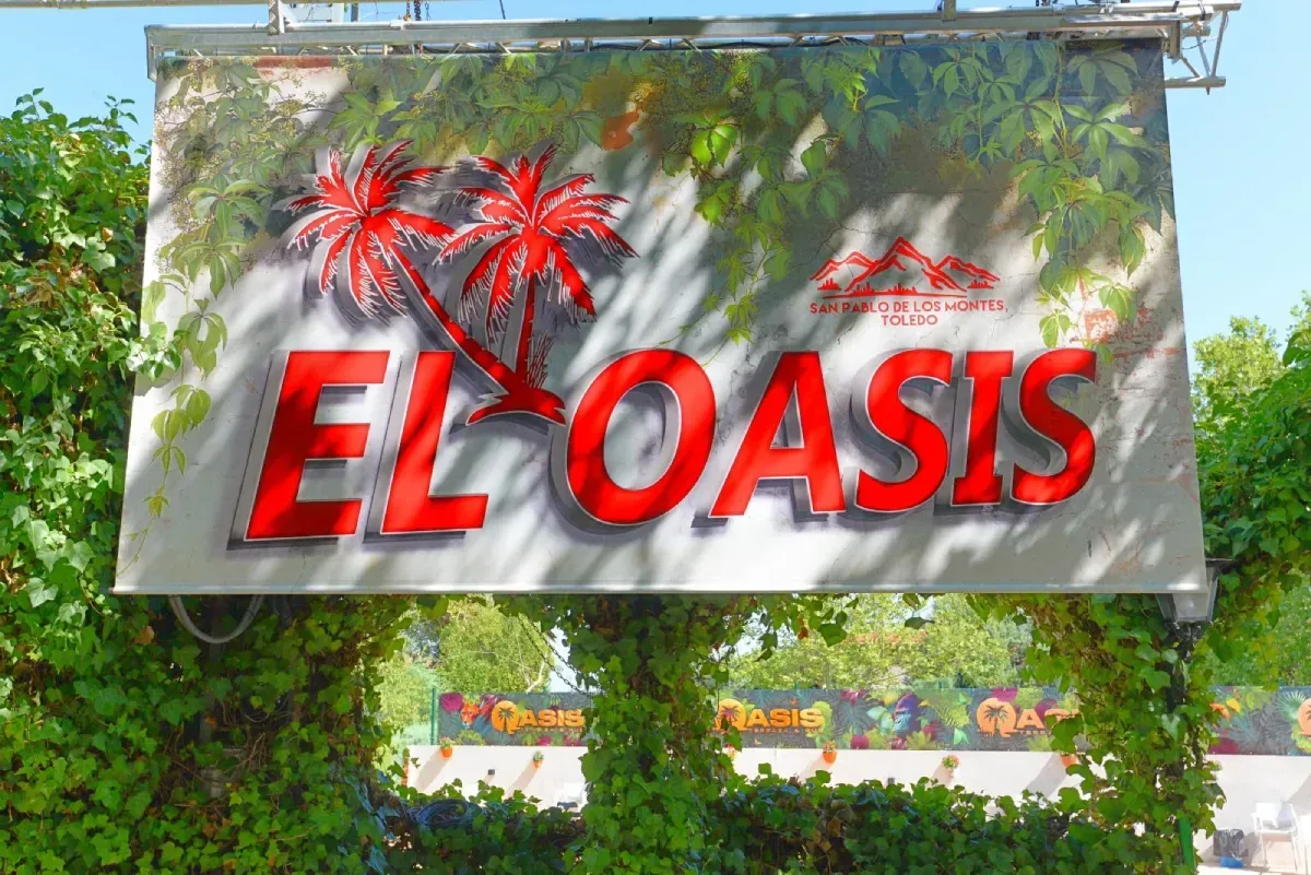 Un letrero rectangular reza 