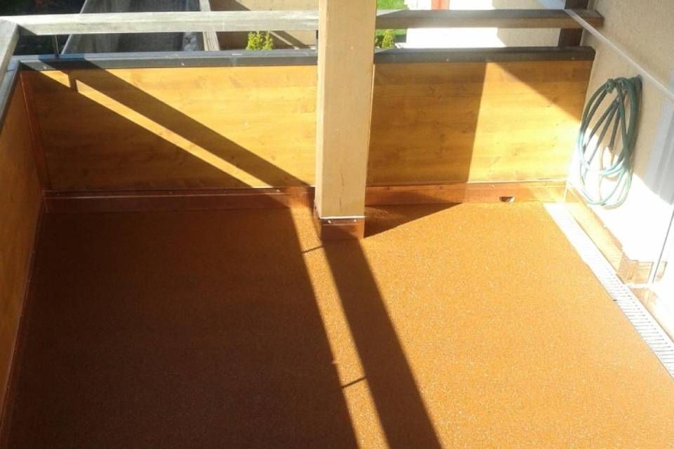 Balkon mit Boden von der Poroplast AG