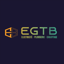 Logo EGTB sur fond violet foncé, avec lettrage orange et vert pour électricité, plomberie, chauffage.