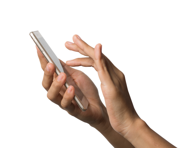 Mains utilisant un smartphone.
