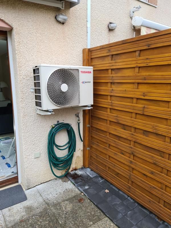 Bloc de climatisation installé par l'entreprise DDU