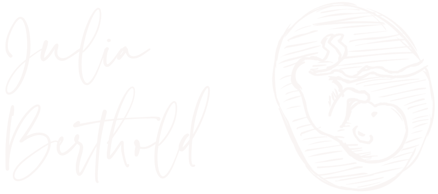 Textlogo „Julia Berthold“ mit Fötusillustration.