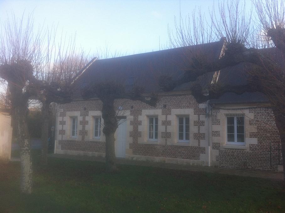 Ravalement de façade brique et pierre sur la mairie d'Appilly