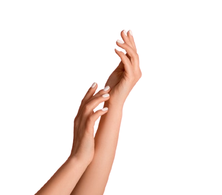 Deux mains pâles aux ongles peints en blanc, tendues vers le haut.