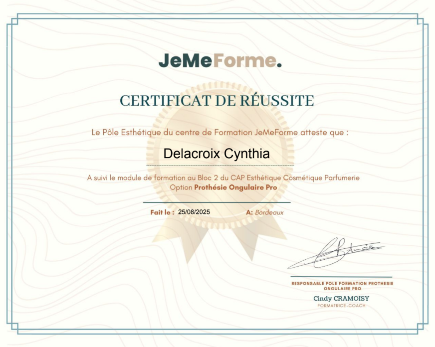 Certificat de réussite décerné à Delacroix Cynthia pour avoir complété une formation de technicienne d'ongles.