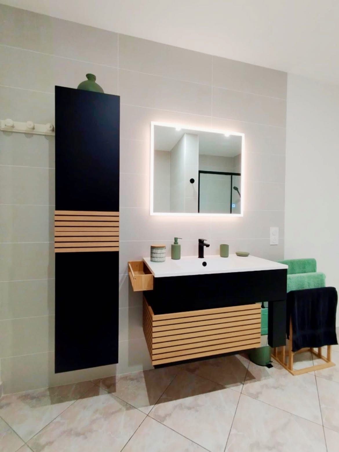Une salle de bains neuve