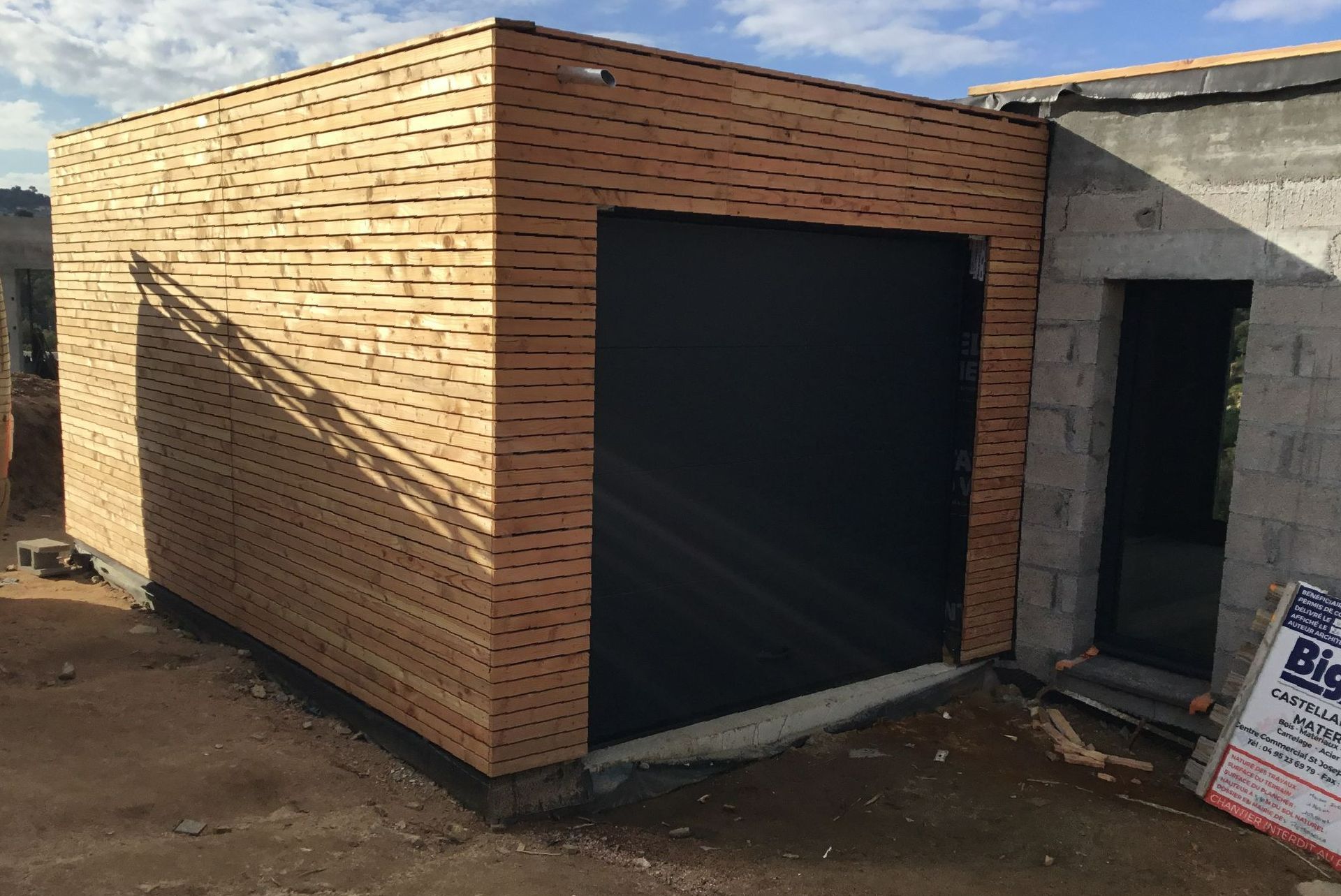 Un garage en bois