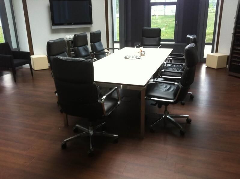 Besprechungsraum Bodenverlegung