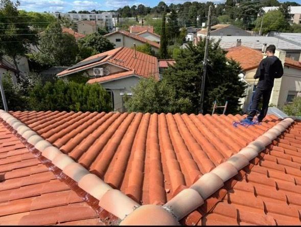 Toit en tuiles rénové
