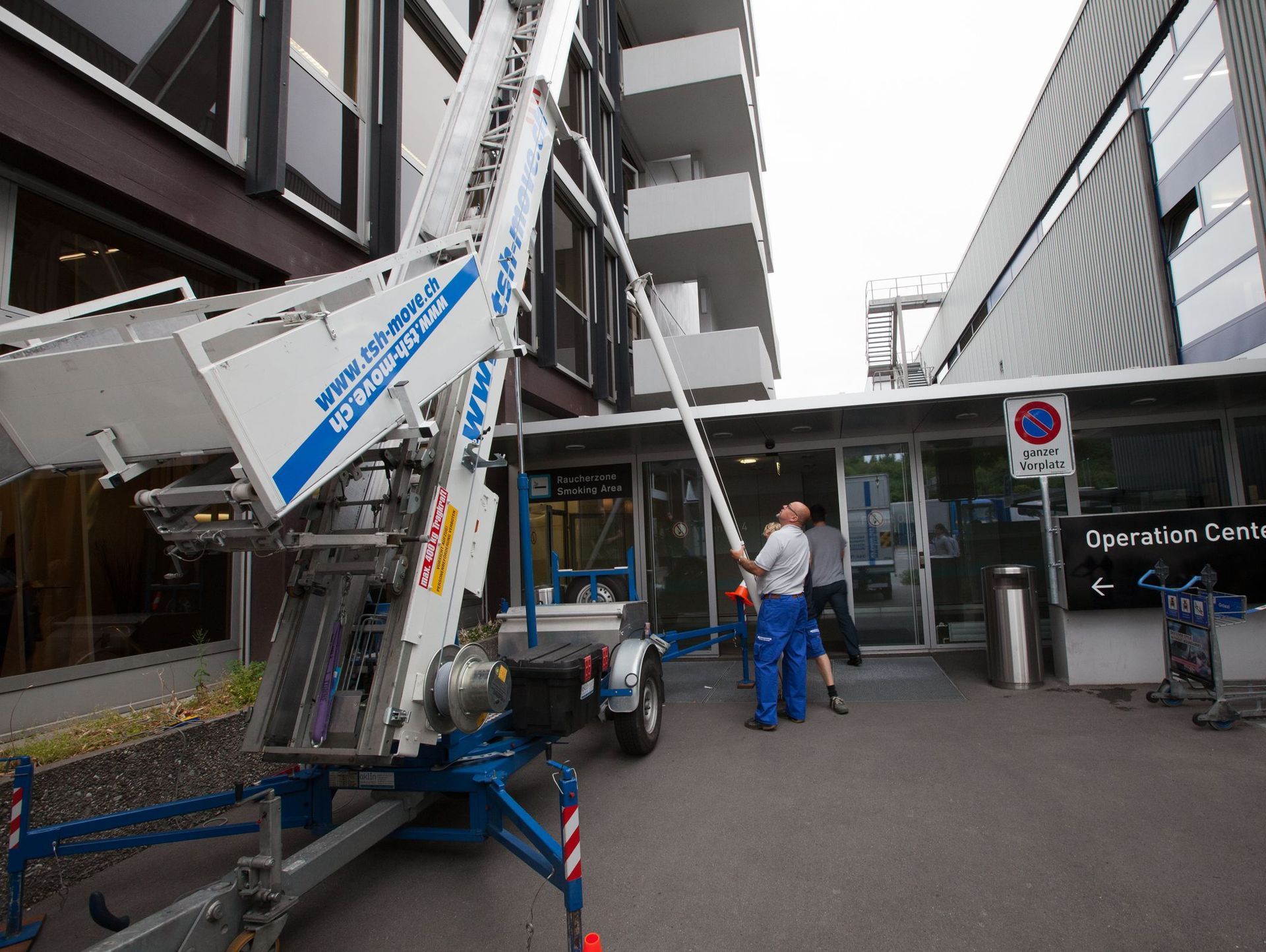 Furniture lift – TSH Driver Rent GmbH