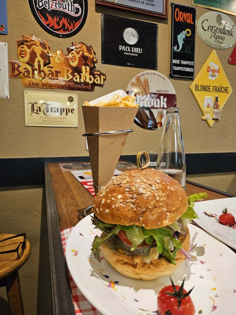 Burger et frites - Chez Ta Mère Sàrl