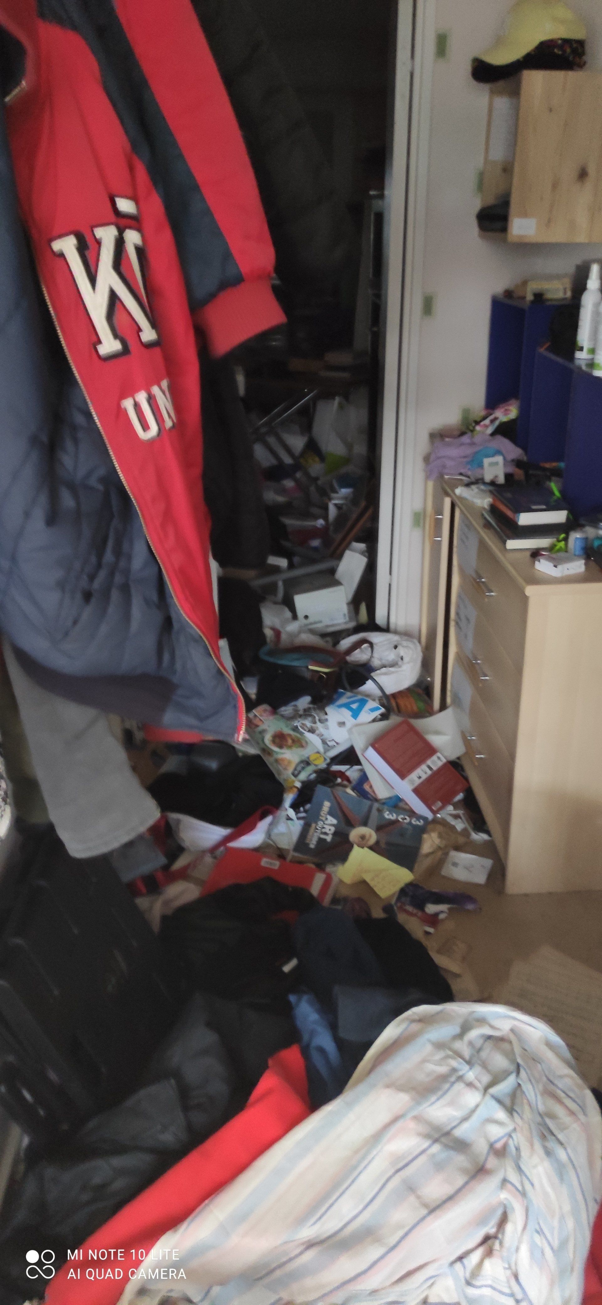 Débarras chambre maison avant
