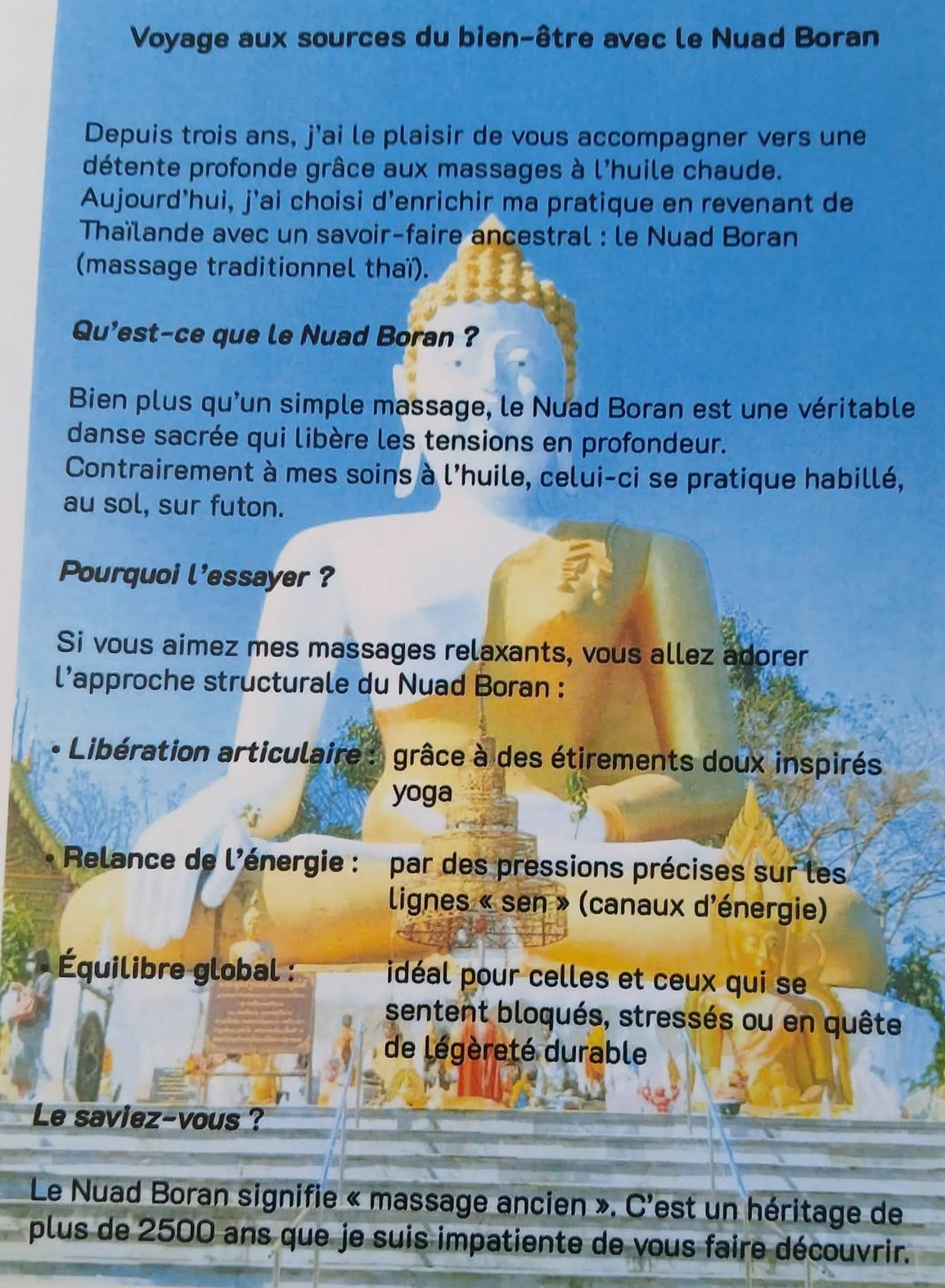 Affiche française sur les voyages du bien-être à Nuad Ban, avec texte et personnage sur fond jaune