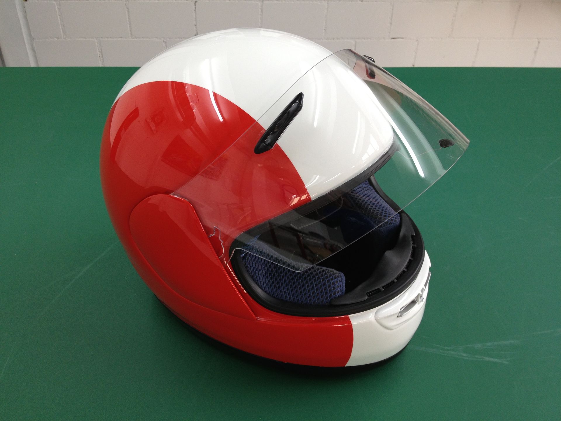 Helm - ArtLack Atelier GmbH in Wetzikon