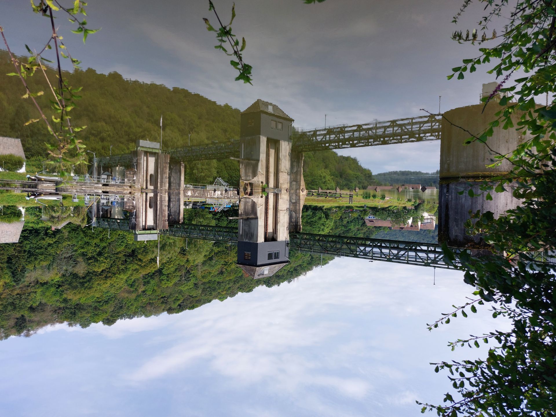 Lahnwehr Dausenau, mit Wasserkraftanlage, Fischauf- und Fischabstiegsanlage