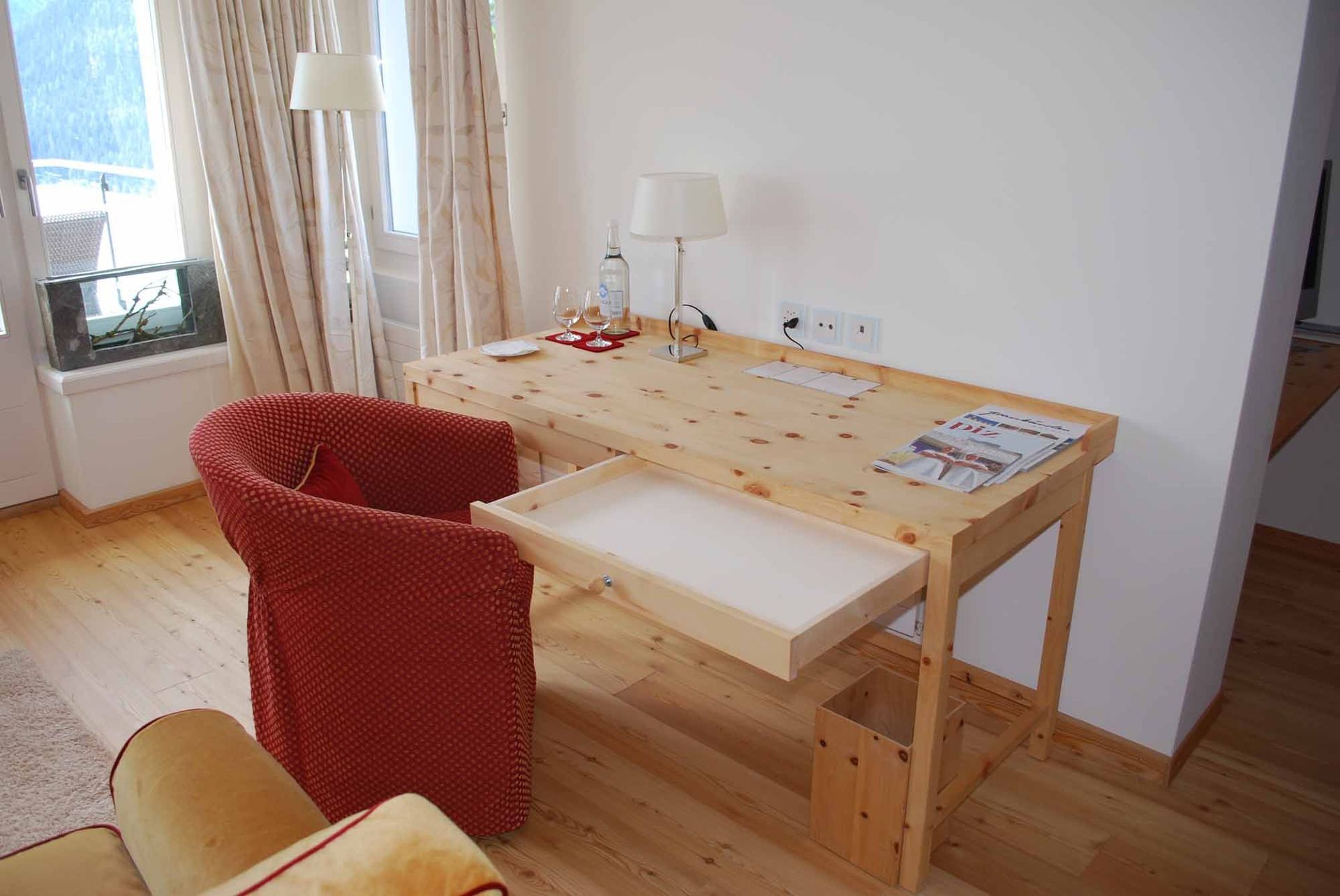 Esstisch Holz - Roner SA - Scuol