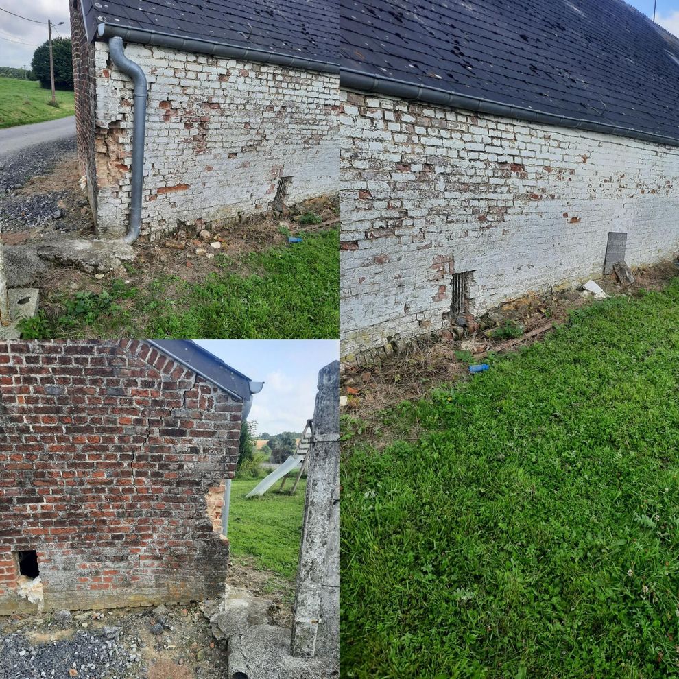 Collage de plusieurs photos d'un mur de briques effondré recouvert d'enduit blanc et talus herbeux jouxtant un bâtiment ressemblant à une grange vu sous plusieurs angles.