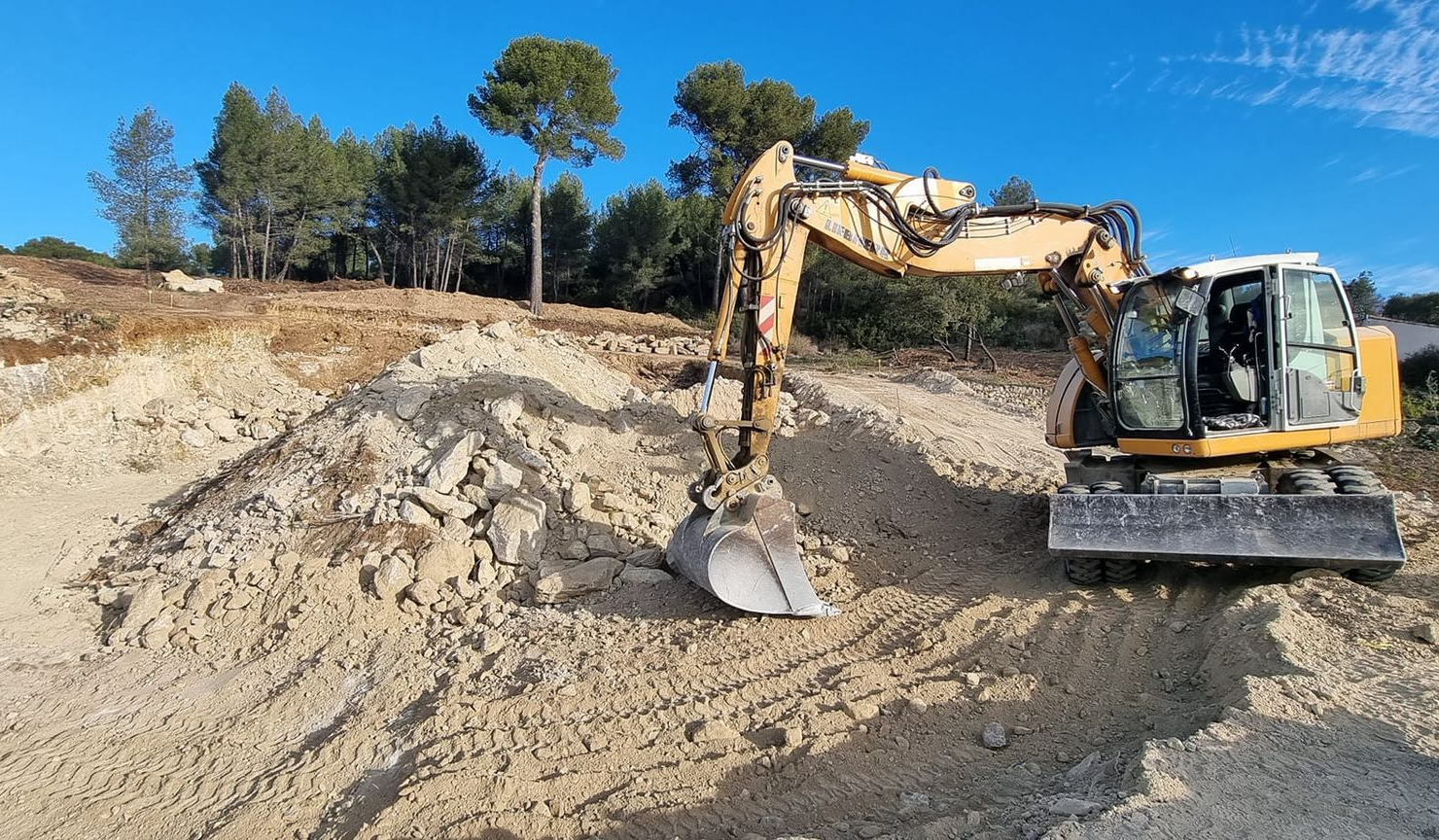Un trou dans la terre.