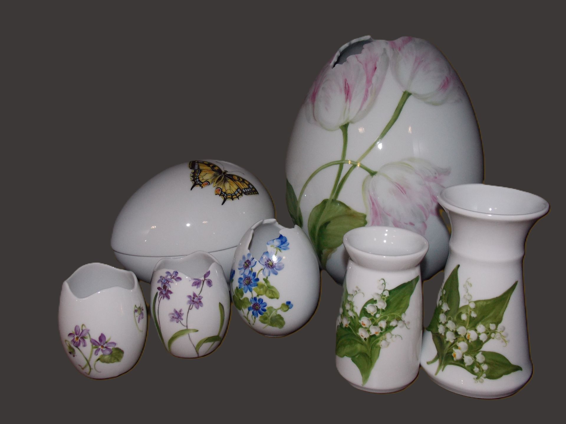 Porzellanmalerei auf Osterware, Blumenmotive , Pflanzen und Schmetterlinge