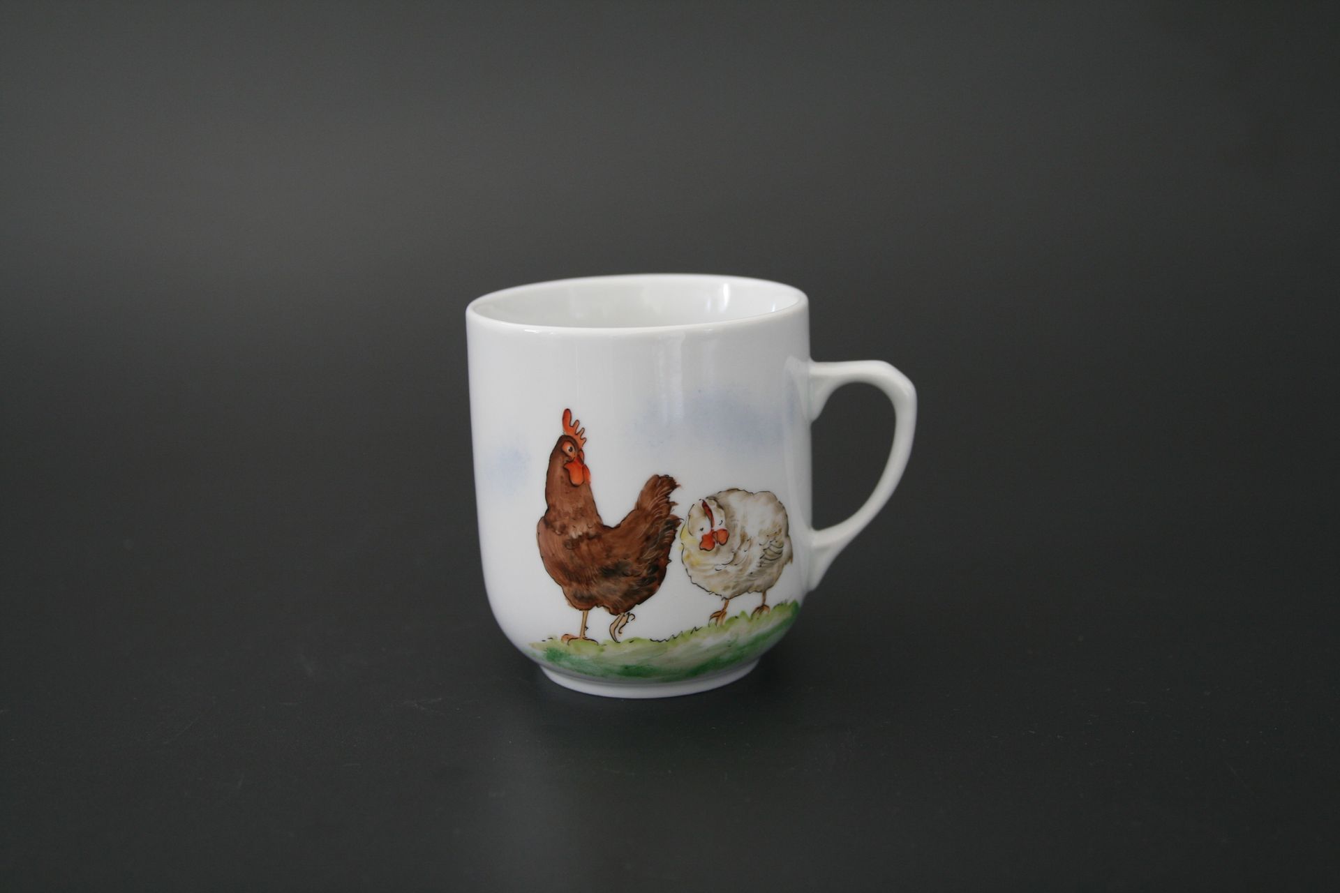 Porzellanmalerei zwei Hühner auf Tasse