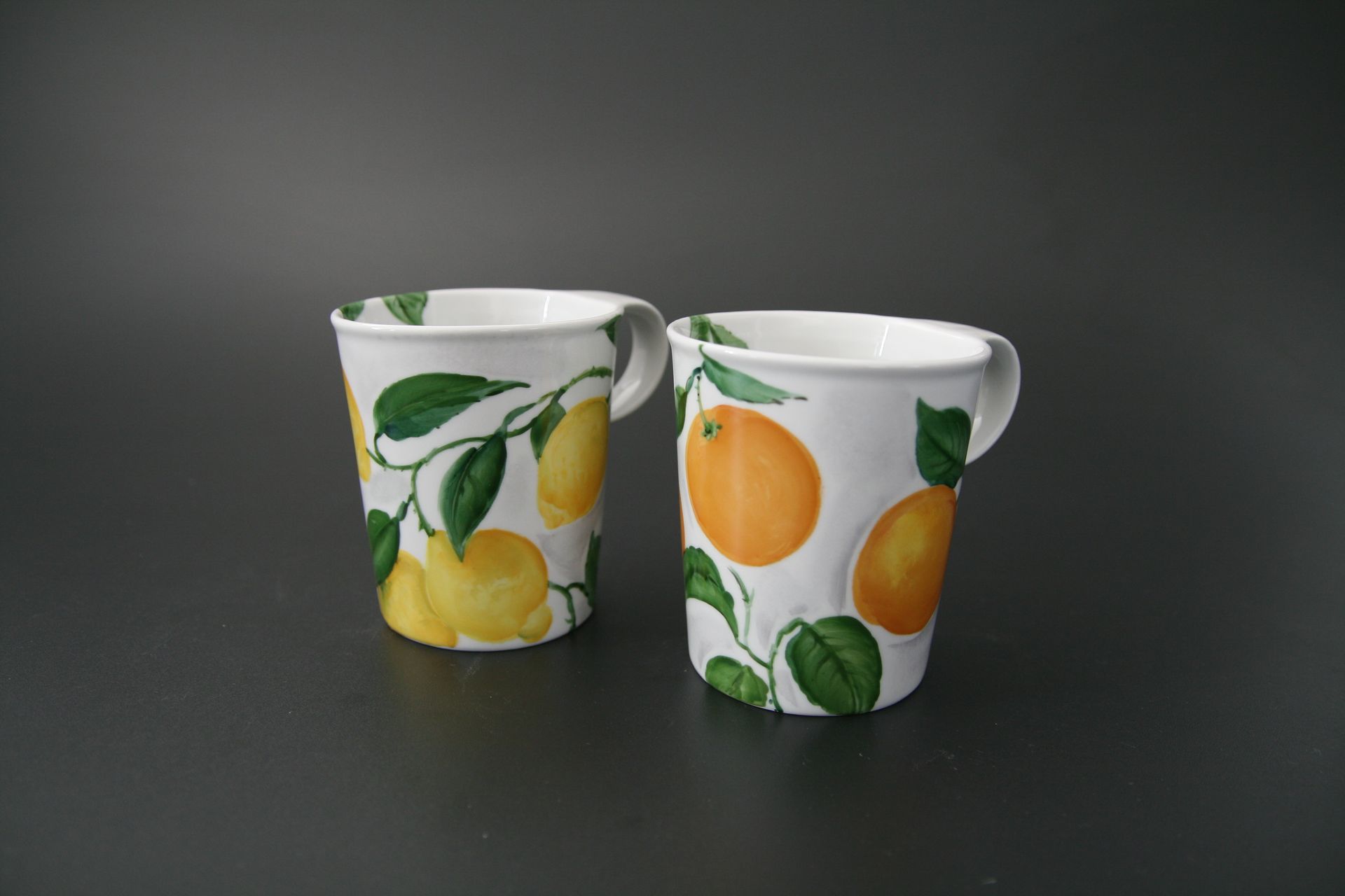 Porzellanmalerei (Orange und Zitrone auf Tasse)