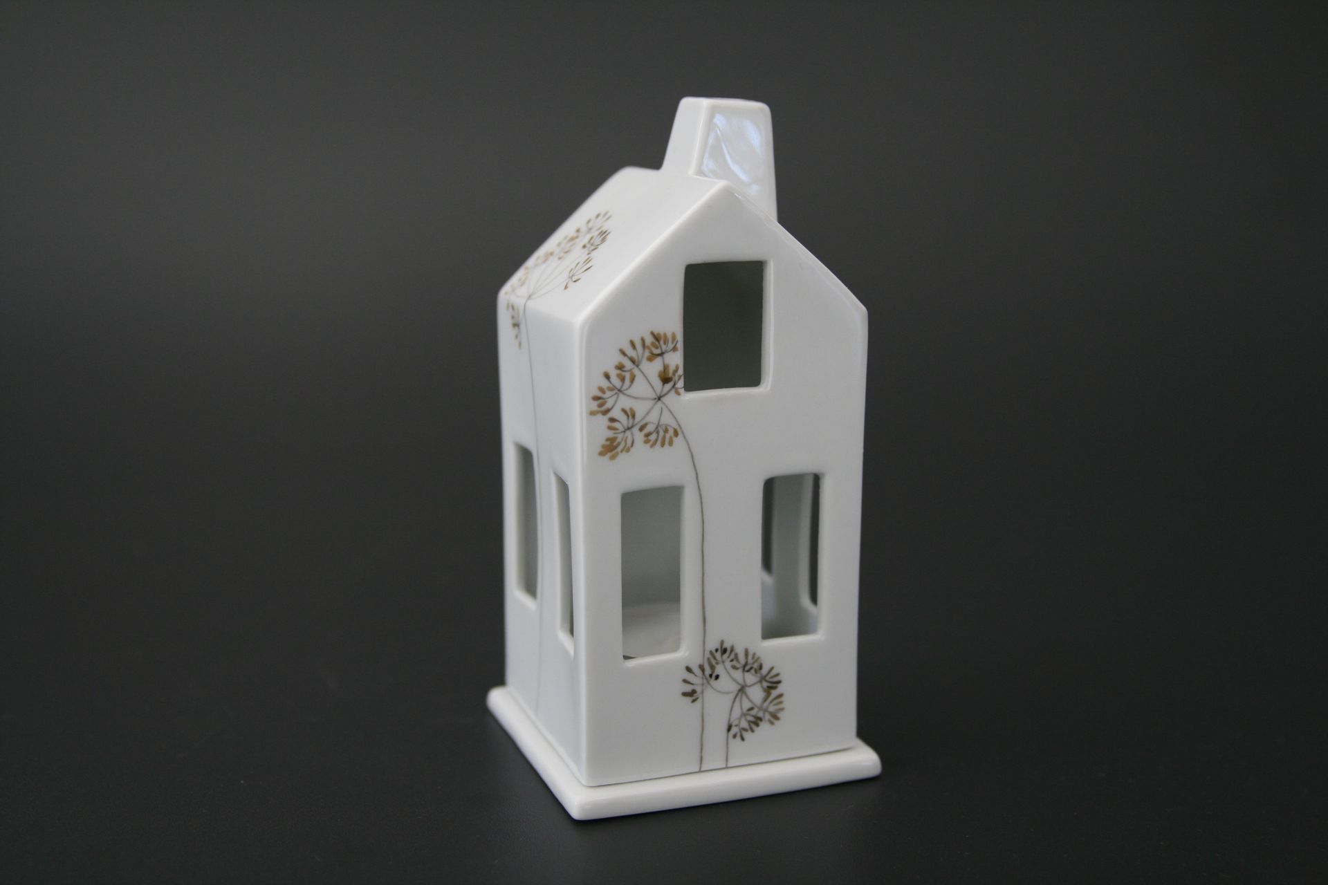 Porzellanmalerei auf Teelichthaus, kleine Pflanzen