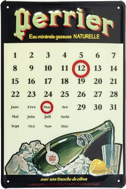 Signe calendrier de l'eau minérale Perrier. Bouteille sur glace, dates encerclées, texte en français.