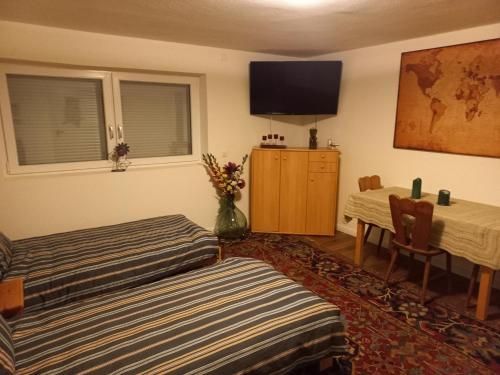 Alpenblick Ferienwohnung und Monteurzimmer Schlafzimmer