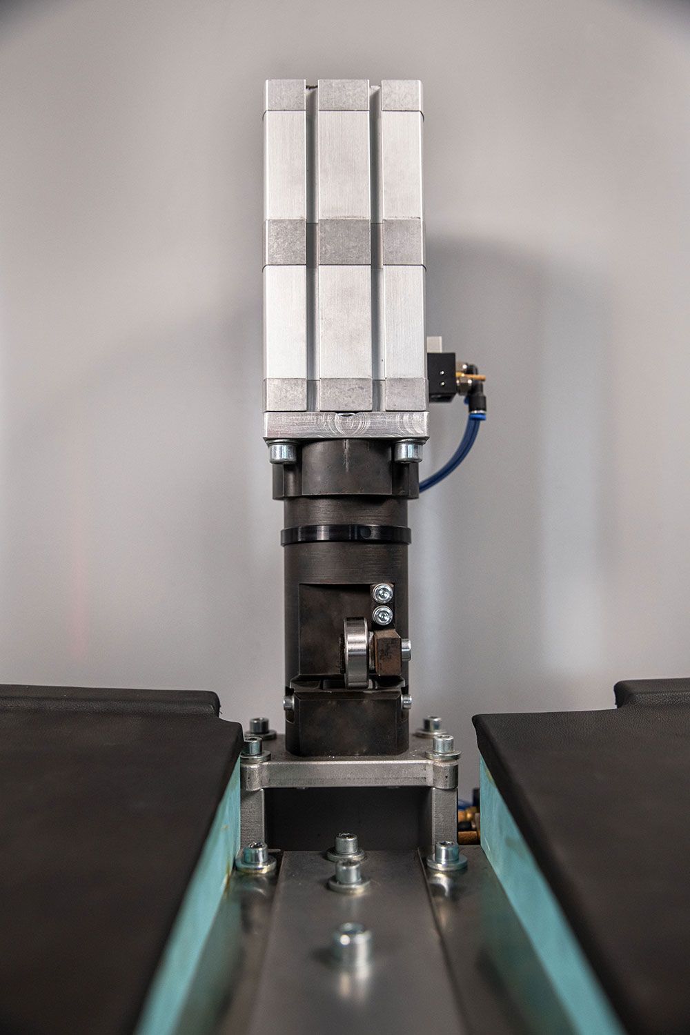 Teilautomatische Montagevorrichtung