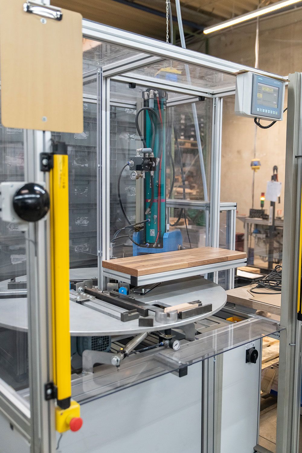 Teilautomatische Montagevorrichtung