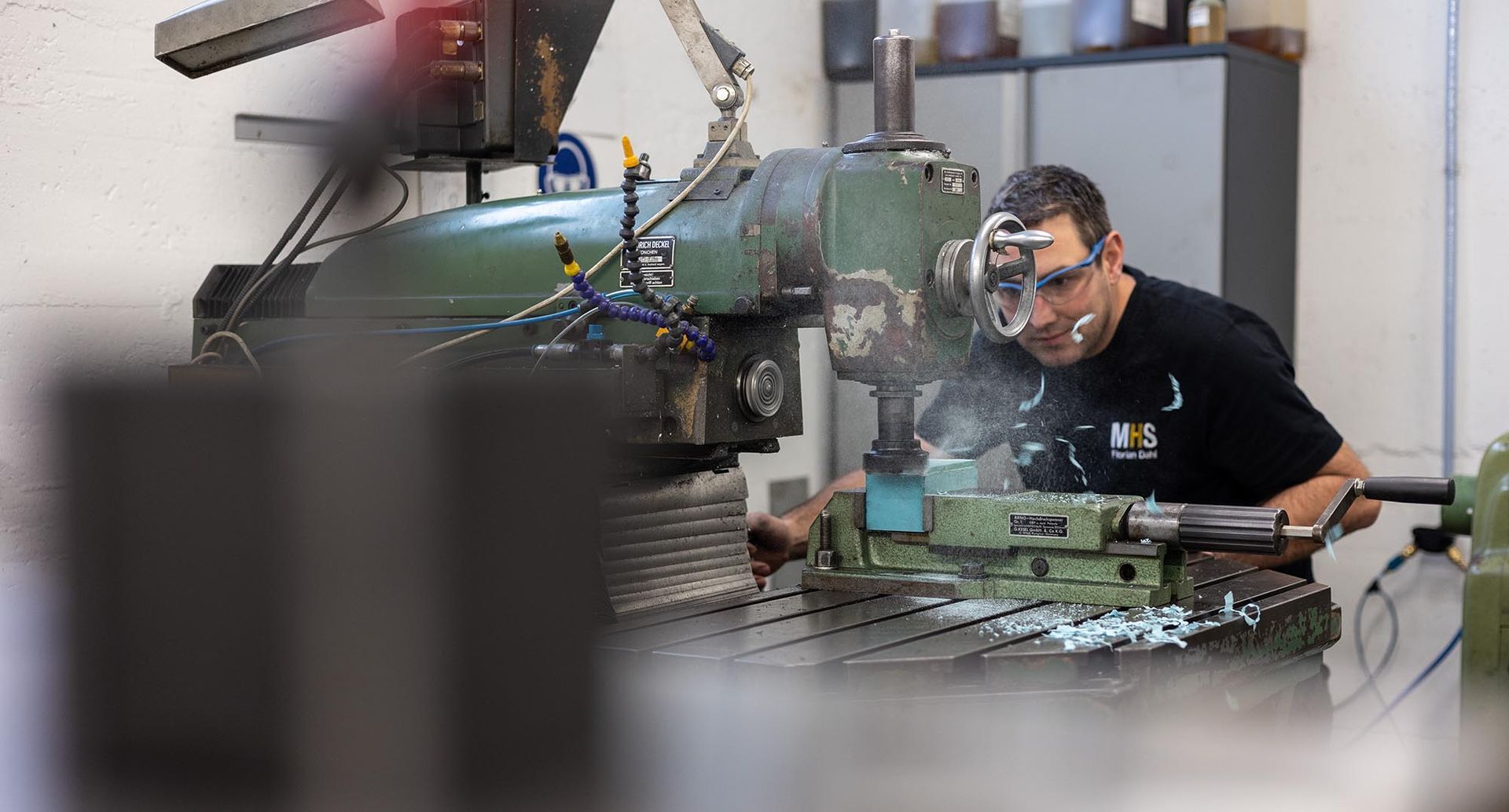 Halle MHS Sondermaschinen GmbH