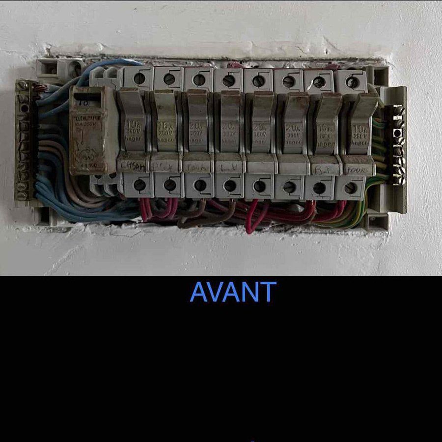 Tableau électrique avant