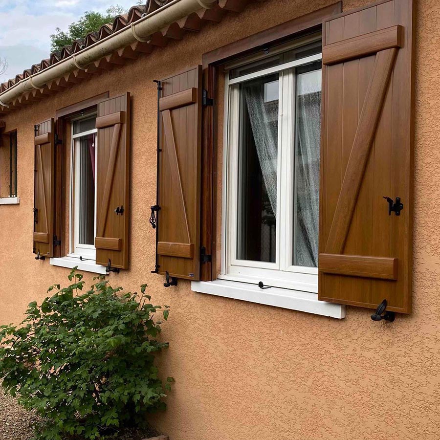 Volets battants en bois