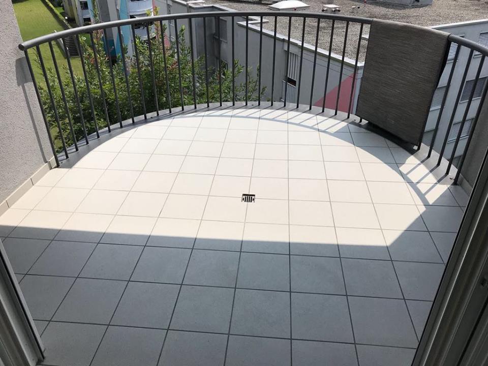 Pavimento esterno su balcone - Paviline Piastrelle