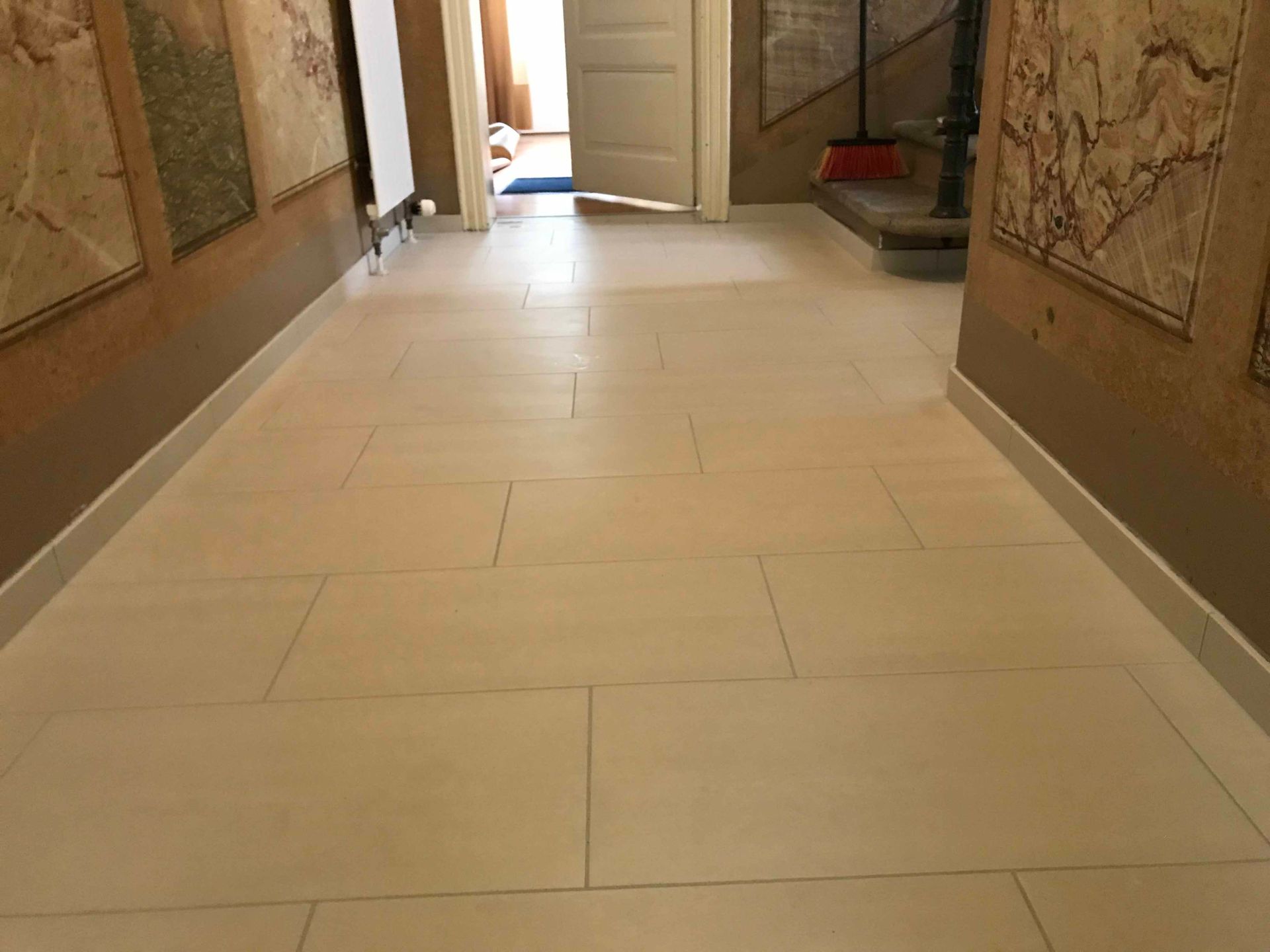 Pavimento chiaro - Paviline Piastrelle