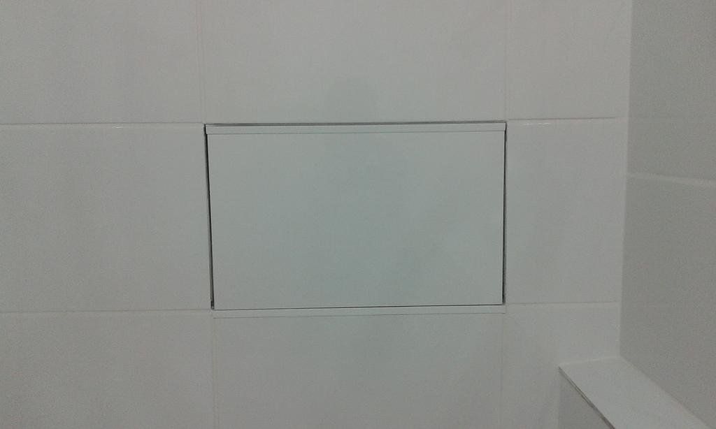 pose faïence grande trappe de visite 04