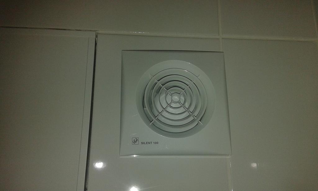 pose faïence aérateur extracteur d'air intermittent 05