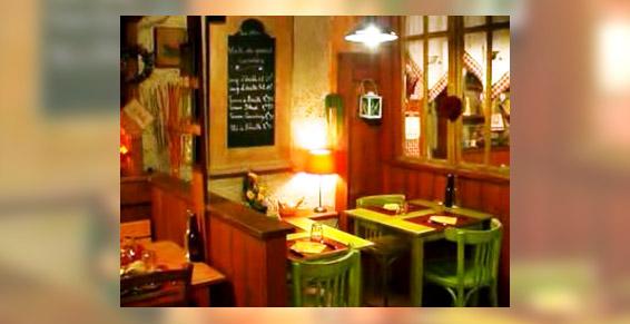 restaurants - tables, décoration typique, convival et chaleureux